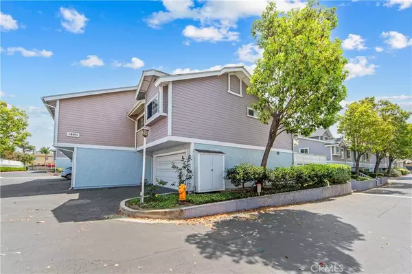 18051 Wakefield Ln #106, Huntington Beach, CA 92648