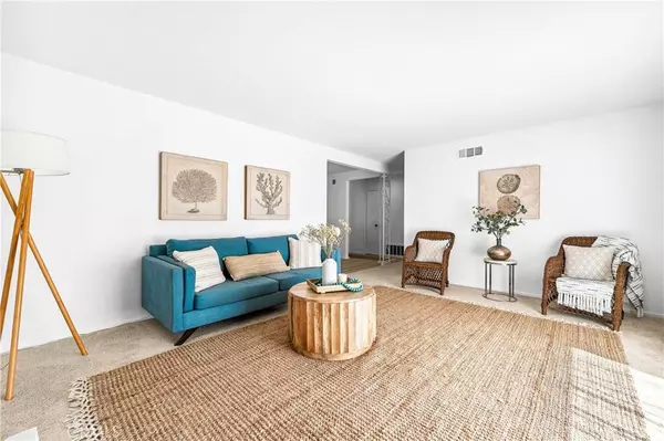 16271 Fairway LN, Huntington Beach, CA 92649