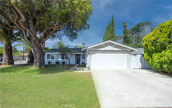 16271 Fairway LN, Huntington Beach, CA 92649