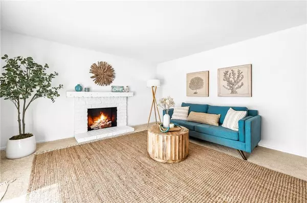 16271 Fairway LN, Huntington Beach, CA 92649