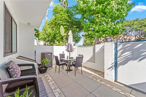 7371 Seabluff DR #108, Huntington Beach, CA 92648