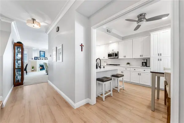 7371 Seabluff DR #108, Huntington Beach, CA 92648