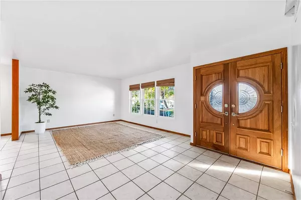 6682 Alexandria, Huntington Beach, CA 92647