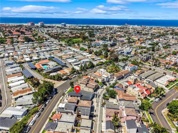 621 Frankfort AVE, Huntington Beach, CA 92648