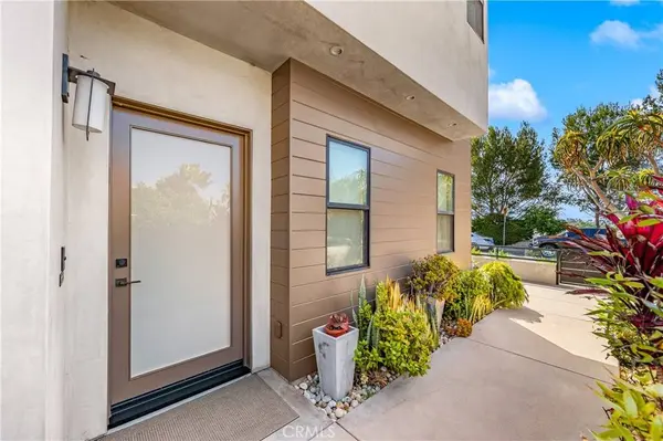 621 Frankfort AVE, Huntington Beach, CA 92648