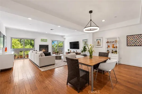 1410 N Curson AVE #202