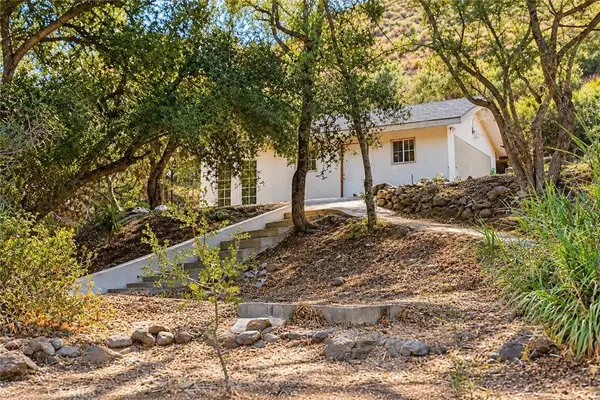 864 W Carlisle RD, Westlake Village, CA 91361