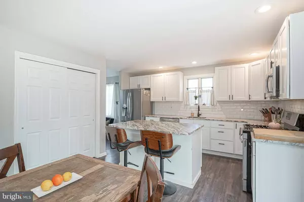 360 WALNUT ST, Williamstown, NJ 08094