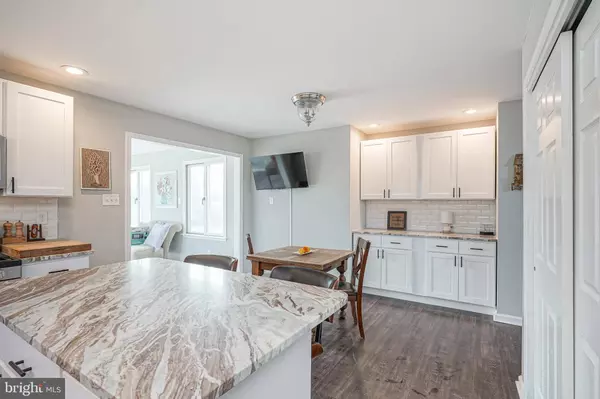 360 WALNUT ST, Williamstown, NJ 08094