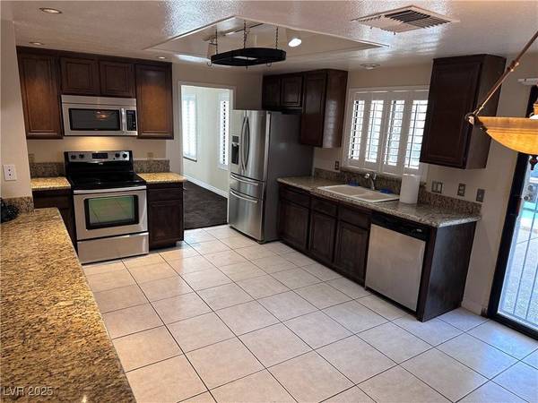 1875 Canterbury DR, Las Vegas, NV 89119