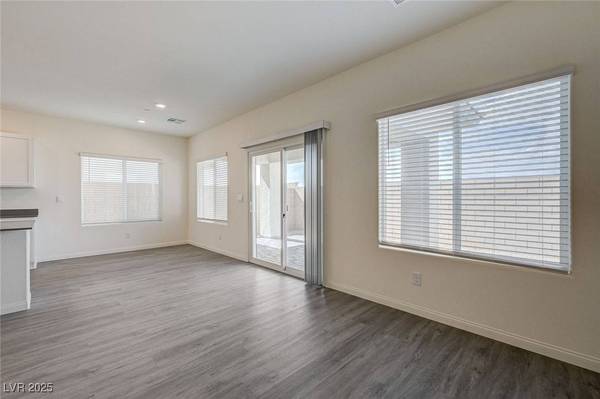 502 Red Lovebird AVE, Henderson, NV 89011