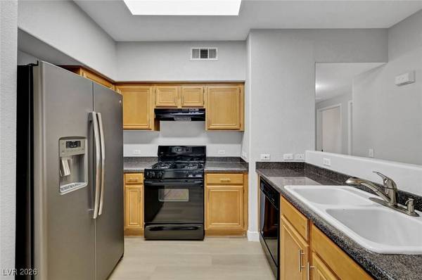 10245 S Maryland Pkwy #139, Las Vegas, NV 89183