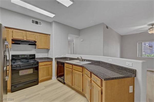 10245 S Maryland Pkwy #139, Las Vegas, NV 89183