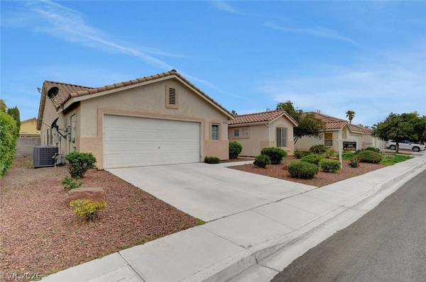 6073 Shadow Oak DR, North Las Vegas, NV 89031