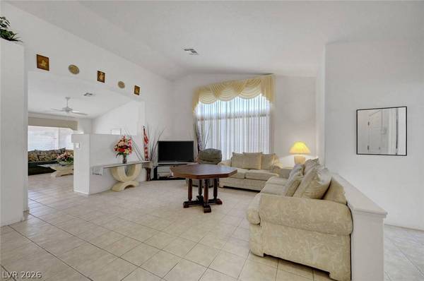 6073 Shadow Oak DR, North Las Vegas, NV 89031