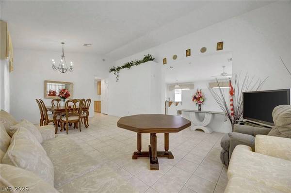 6073 Shadow Oak DR, North Las Vegas, NV 89031