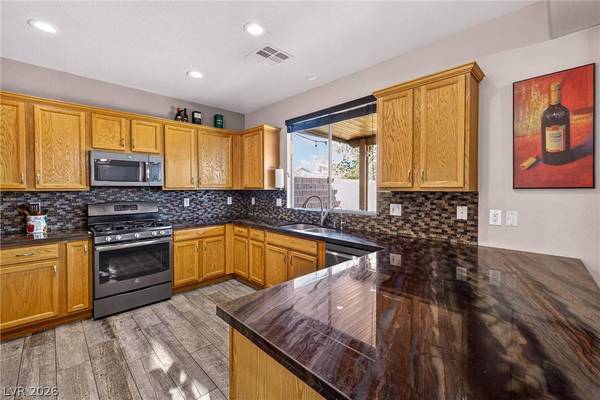 9682 Lightheart AVE, Las Vegas, NV 89148