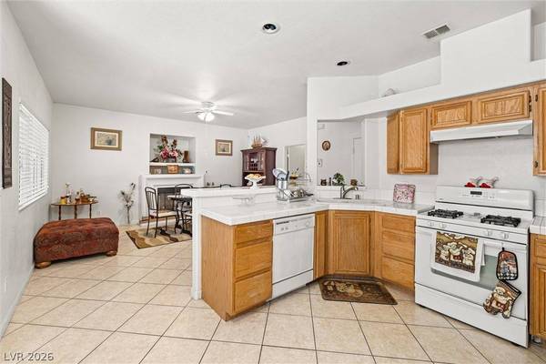 8747 Martinique Bay LN, Las Vegas, NV 89147