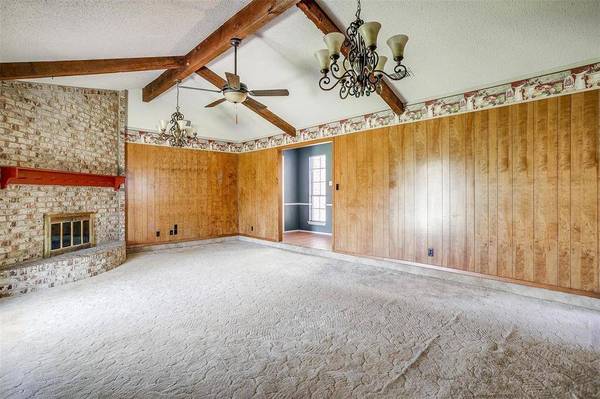 733 Barbara Lane, Burleson, TX 76028