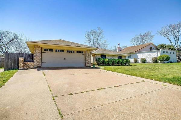 733 Barbara Lane, Burleson, TX 76028