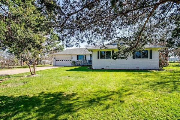 925 County Road 702, Cleburne, TX 76031