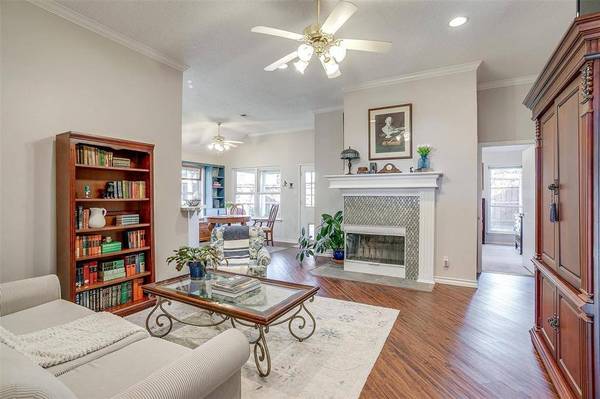 509 Bluebonnet Drive, Burleson, TX 76028