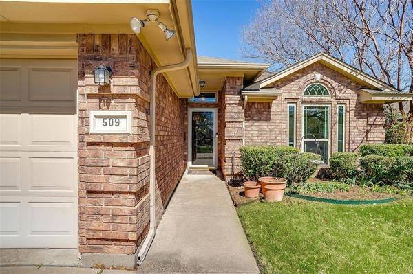 509 Bluebonnet Drive, Burleson, TX 76028