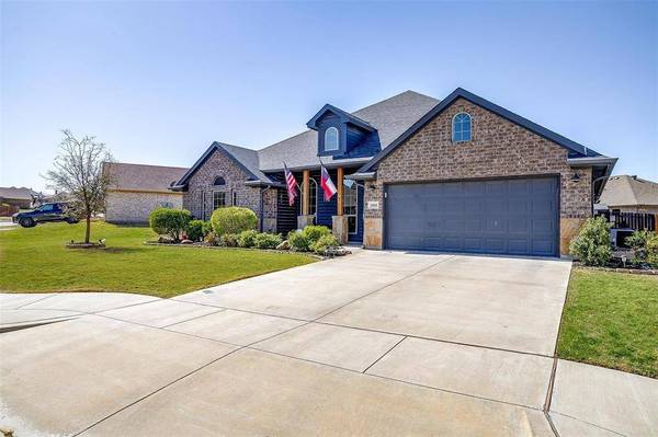 2004 Hill Crest Court, Weatherford, TX 76086