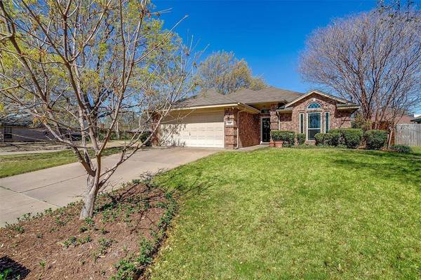 509 Bluebonnet Drive, Burleson, TX 76028