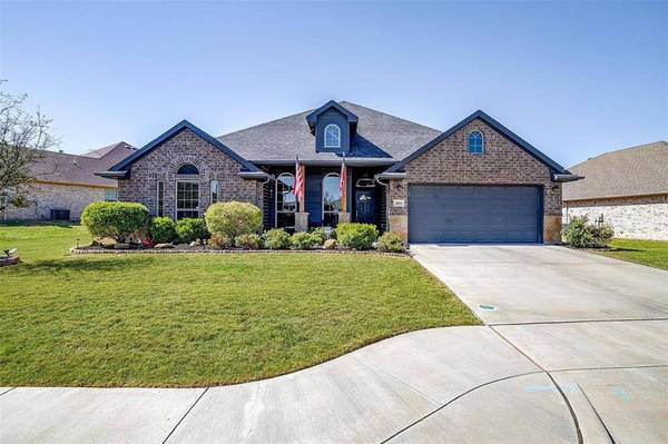 2004 Hill Crest Court, Weatherford, TX 76086