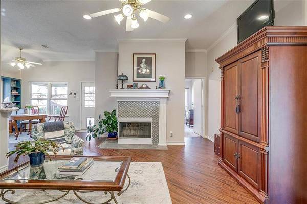 509 Bluebonnet Drive, Burleson, TX 76028