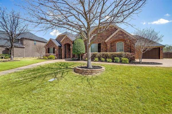 1433 Valley Crest Court, Burleson, TX 76028