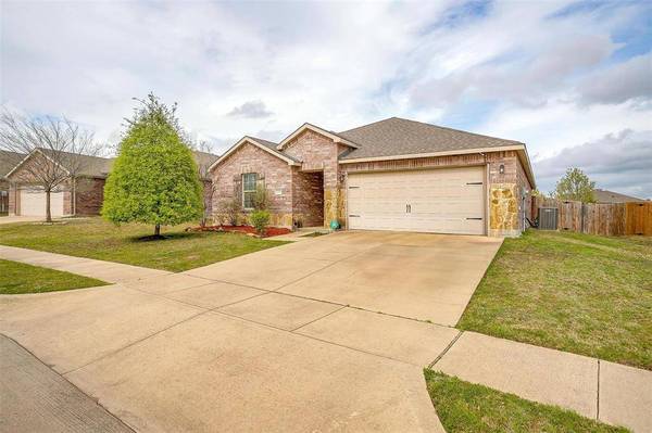 1264 Boxwood Lane, Burleson, TX 76028