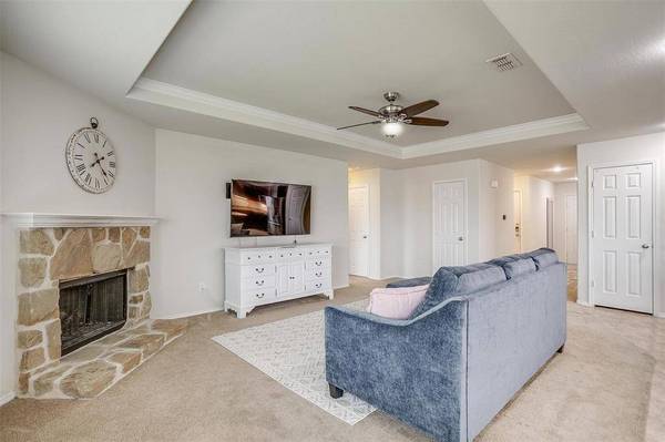 1264 Boxwood Lane, Burleson, TX 76028