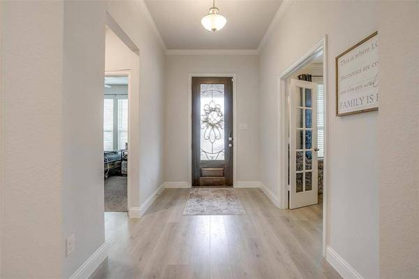 1205 Rushmore Drive, Burleson, TX 76028