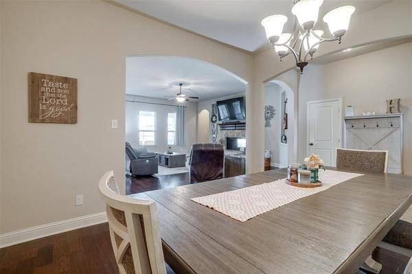 317 Madison Street, Burleson, TX 76028