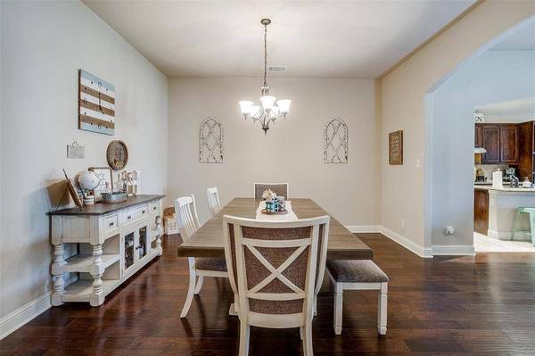 317 Madison Street, Burleson, TX 76028