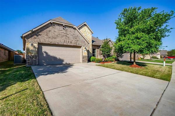 317 Madison Street, Burleson, TX 76028