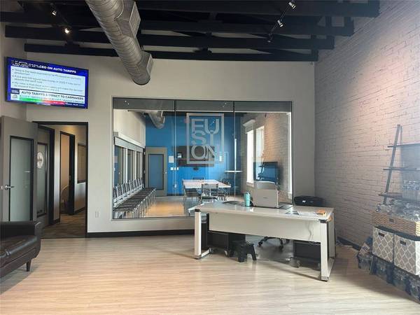 120 S Main Street #218, Burleson, TX 76028