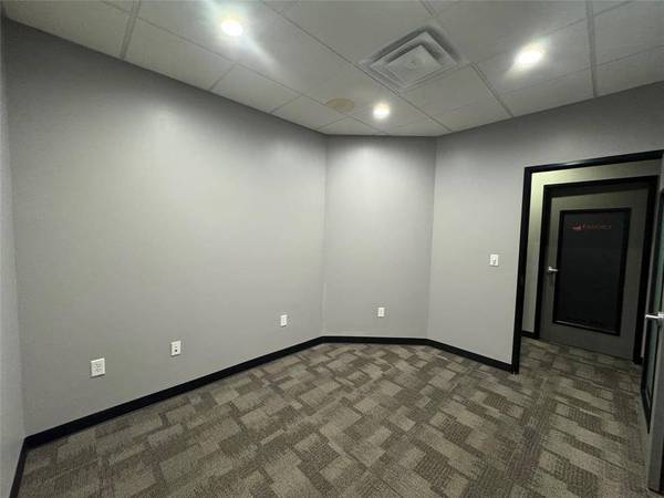 120 S Main Street #221, Burleson, TX 76028