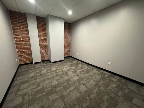 120 S Main Street #223, Burleson, TX 76028