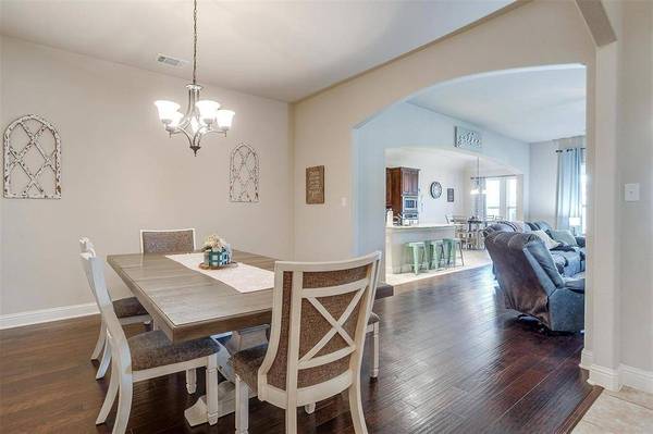 317 Madison Street, Burleson, TX 76028