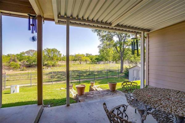 2513 Fairway View Drive, Burleson, TX 76028