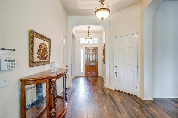 2513 Fairway View Drive, Burleson, TX 76028