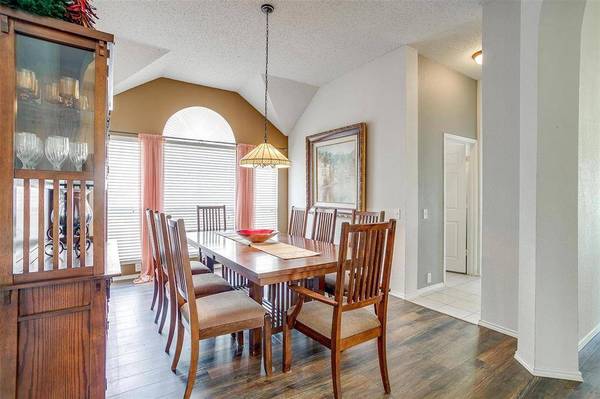 2513 Fairway View Drive, Burleson, TX 76028