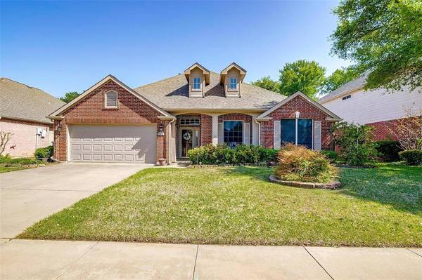 2513 Fairway View Drive, Burleson, TX 76028