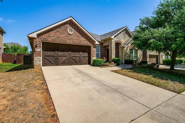 2403 Mesa Glen Drive, Arlington, TX 76001