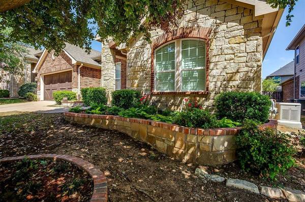2403 Mesa Glen Drive, Arlington, TX 76001