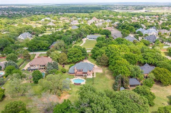 125 N Creekwood Drive, Mansfield, TX 76063