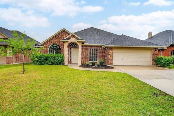 720 Date Court, Burleson, TX 76028